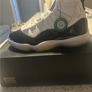 Air Jordan Retro 11 Sneakers - Black and White